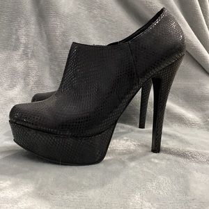 Aldo Black platform Booties Size 39 (9)
